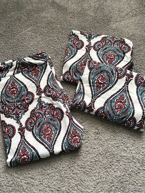 Large Honey & Lace Paisley Print Women’s Leggings, yoga waistband